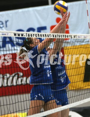 Volleyball Damen MEVZA. ATSC Wildcats gegen Senica. Ana Mijatovic, Katharina Grafenauer (Wildcats). Klagenfurt, am 15.12.2006.
Foto: qspictures/Kuess
---
pressefotos, pressefotografie, kuess, qs, qspictures, sport, bild, bilder, bilddatenbank