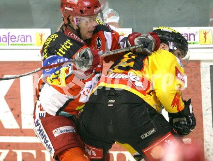 Eishockey Bundesliga. KAC gegen Vienna Capitals. Jeremy Rebek (KAC), Chad Allen (Caps). Klagenfurt, am 16.2.2007.
Foto: Kuess
---
pressefotos, pressefotografie, kuess, qs, qspictures, sport, bild, bilder, bilddatenbank