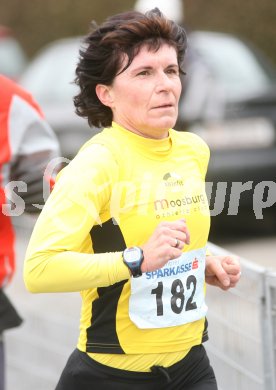 Klagenfurter Adventlauf. K?rntner Meisterschaft ?ber 10 Kilometer. Ulrike Striednig (KAC). Klagenfurt, am 3.12.2006.
Foto: Kuess
---
pressefotos, pressefotografie, kuess, qs, qspictures, sport, bild, bilder, bilddatenbank