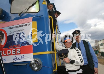 Schi Alpin, Weltcup. Empfang Rainer Sch?nfelder. Bleiburg, am 19.3.2005.
---
pressefotos, pressefotografie, kuess, qs, qspictures, sport, bild, bilder, bilddatenbank