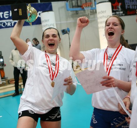 Volleyball Cup Final Four. ATSC Wildcats gegen SG SVS Sokol Post X-volley. Jubel Wildcats. Maja Pr?prost, Elena Kaaden. Klagenfurt, am 26.2.2007.
Foto: Kuess
---
pressefotos, pressefotografie, kuess, qs, qspictures, sport, bild, bilder, bilddatenbank