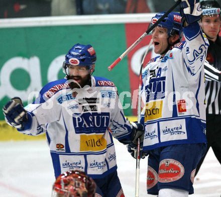 Eishockey Bundesliga. VSV gegen KAC. Torjubel VSV. Markus Peintner, Mickey Elick. Villach, am 11.3.2007.
Foto: Kuess
---
pressefotos, pressefotografie, kuess, qs, qspictures, sport, bild, bilder, bilddatenbank