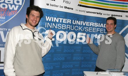 Bernhard Profanter wird die Uni Klagenfurt beim Snowboardbewerb vertreten - Daniel Welser ist mit der Eishockeynationalmannschaft im Einsatz. Universiade in Innsbruck 12. bis 22. J?nner 2004.
---
pressefotos, pressefotografie, kuess, qs, qspictures, sport, bild, bilder, bilddatenbank