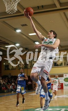 Basketball. W?rthersee Piraten gegen Gunners Oberwart. Selmir Husanovic (Piraten). Klagenfurt, am 10.3.2007.
Foto: Kuess
---
pressefotos, pressefotografie, kuess, qs, qspictures, sport, bild, bilder, bilddatenbank