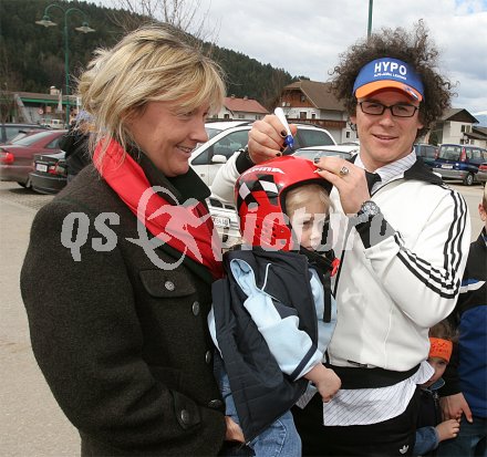 Schi Alpin, Weltcup. Empfang Rainer Sch?nfelder. Bleiburg, am 19.3.2005.
---
pressefotos, pressefotografie, kuess, qs, qspictures, sport, bild, bilder, bilddatenbank