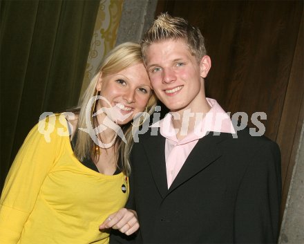 Schi, Ski, Nordisch, Schispringen, Thomas Morgenstern.Weltmeister im Mannschaftsspringen.Empfang in der Heimatgemeinde Seeboden.  Thomas Morgenstern mitFreundin Kristina. Seeboden, am 2.4.2005.
---
pressefotos, pressefotografie, kuess, qs, qspictures, sport, bild, bilder, bilddatenbank