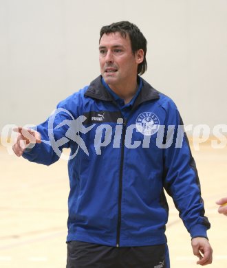 Volleyball Damen MEVZA. ATSC Wildcats gegen Senica. Trainer Helmut Voggenberger (Wildcats).  Klagenfurt, am 15.12.2006.
Foto: Kuess
---
pressefotos, pressefotografie, kuess, qs, qspictures, sport, bild, bilder, bilddatenbank