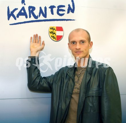 Tennis. Pressekonferenz. Nikolay Davydenko. Klagenfurt, am 5.3.2007.
Foto: Kuess
---
pressefotos, pressefotografie, kuess, qs, qspictures, sport, bild, bilder, bilddatenbank