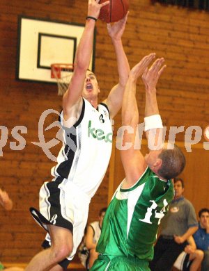 Basketball. Kos-Celovec gegen W?rthersee Piraten. Aschinger Markus (Kos), Duller Bernhard (Piraten). Klagenfurt, 1.2.2007.
Foto: Kuess
---
pressefotos, pressefotografie, kuess, qs, qspictures, sport, bild, bilder, bilddatenbank