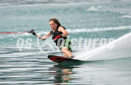 Wasserski. ?sterr. Meisterschaften. Seppi Grossek. Slalom. P?rtschach, am 3.9.2006.
Foto: Kuess
---
pressefotos, pressefotografie, kuess, qs, qspictures, sport, bild, bilder, bilddatenbank