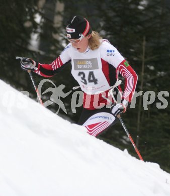 Alpe Adria Jugendwinterspiele im Tessin (Schweiz).Kerstin Muschet l?uft zur Bronzemedaille ?ber 5 Km klassisch.
---
pressefotos, pressefotografie, kuess, qs, qspictures, sport, bild, bilder, bilddatenbank