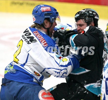 Eishockey Bundesliga. VSV gegen EHC Liwest Linz. Thomas Pfeffer (VSV), Mark Sz?cs (Linz). Villach, am 15.3.2007.
Foto: Kuess
---
pressefotos, pressefotografie, kuess, qs, qspictures, sport, bild, bilder, bilddatenbank