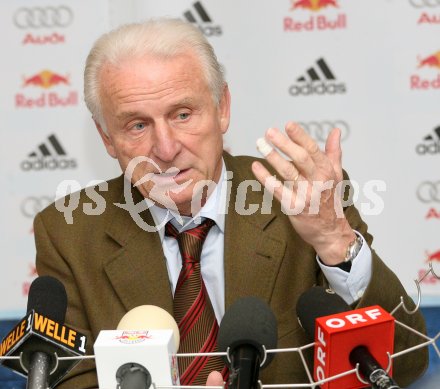 Pressekonferenz Red Bull Salzburg. Giovanni Trapattoni.  Salzburg, am 8.3.2007.
Foto: Kuess
---
pressefotos, pressefotografie, kuess, qs, qspictures, sport, bild, bilder, bilddatenbank