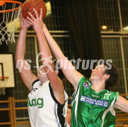 Basketball. Kos-Celovec gegen W?rthersee Piraten. Brumnik Jan (Kos), Weber Bernhard (Piraten). Klagenfurt, 1.2.2007.
Foto: Kuess
---
pressefotos, pressefotografie, kuess, qs, qspictures, sport, bild, bilder, bilddatenbank