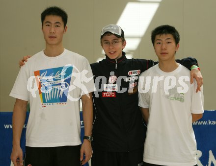 Tischtennis. Wang Liqin, Dominique Plattner, Ma Long. Klagenfurt, am 21.4.2006.
---
pressefotos, pressefotografie, kuess, qs, qspictures, sport, bild, bilder, bilddatenbank