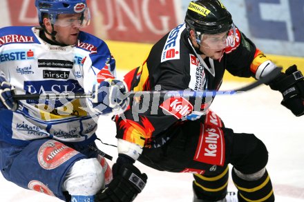 Eishockey Bundesliga. VSV gegen Vienna Capitals. Roland Kaspitz (VSV), Harlan Pratt (Caps). Villach, am 9.3.2007.
Foto: Kuess
---
pressefotos, pressefotografie, kuess, qs, qspictures, sport, bild, bilder, bilddatenbank