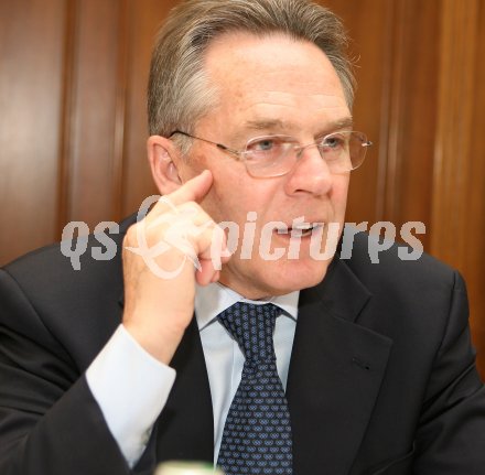 Pressekonferenz Eishockey Leistungszentrum. Dieter Kalt. Klagenfurt, am 11.1.2007.
Foto: Powerpixx/Kuess
---
pressefotos, pressefotografie, kuess, qs, qspictures, sport, bild, bilder, bilddatenbank