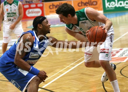 Basketball. W?rthersee Piraten gegen Gunners Oberwart. Selmir Husanovic (Piraten), Armond Williams (Oberwart). Klagenfurt, am 10.3.2007.
Foto: Kuess
---
pressefotos, pressefotografie, kuess, qs, qspictures, sport, bild, bilder, bilddatenbank