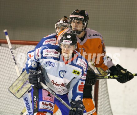 Eishockey Elite Liga. V?lkermarkt gegen Steindorf. Matthias Florian (V?lkermarkt), Christopher Frei (Steindorf). V?lkermarkt, am 13.1.2007.
Foto: Kuess  
---
pressefotos, pressefotografie, kuess, qs, qspictures, sport, bild, bilder, bilddatenbank