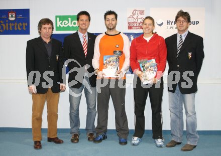 Tennis. K?rntner Hallenmeisterschaft. Gerald Hebein, Gernot Dreier, J?rgen G?ndera, Birgit Ritschka, Wolfgang Kaaden. Klagenfurt, am 4.1.2007.
Foto: Pewopixx/Kuess
---
pressefotos, pressefotografie, kuess, qs, qspictures, sport, bild, bilder, bilddatenbank