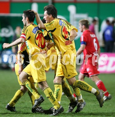 Fussball. Red Zac Liga. FC K?rnten gegen TSV Sparkasse Hartberg. Torjubel  (FCK). Klagenfurt, am 13.4.2007.
Foto: Kuess
---
pressefotos, pressefotografie, kuess, qs, qspictures, sport, bild, bilder, bilddatenbank