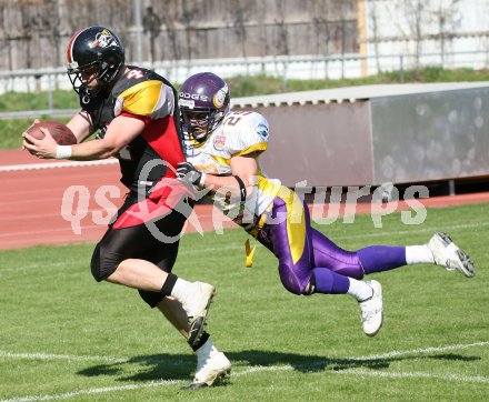 American Football. Carinthian Black Lions gegen Vienna Vikings. Steve Silva (Black Lions). Villach, am 14.4.2007.
Foto: Kuess
---
pressefotos, pressefotografie, kuess, qs, qspictures, sport, bild, bilder, bilddatenbank