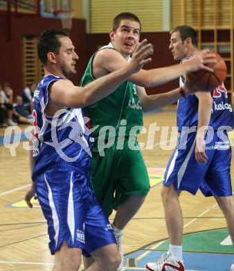 Basketball K?rntner Liga. W?rthersee Piraten gegen Feldkirchen. Erschen (Piraten), Kosir (Feldkirchen). Klagenfurt, am 12.5.2007.
Foto: Kuess 
---
pressefotos, pressefotografie, kuess, qs, qspictures, sport, bild, bilder, bilddatenbank