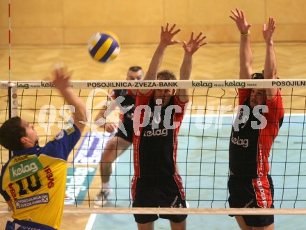 Volleyball Bundesliga. Aich/Dob gegen HYPO VBK. Nejc Pusnik (Aich/Dob), Martin Mikula, Vanik Peter (HYPO). Bleiburg, 22.3.2007.
Foto: Kuess
---
pressefotos, pressefotografie, kuess, qs, qspictures, sport, bild, bilder, bilddatenbank