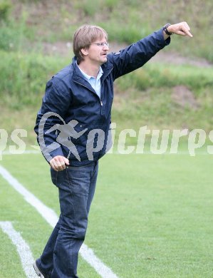 Fussball Kaerntner Liga. Lendorf gegen Bleiburg. Trainer Miha Kreutz (Bleiburg). Lendorf, am 17.5.2007.
Foto: Kuess
---
pressefotos, pressefotografie, kuess, qs, qspictures, sport, bild, bilder, bilddatenbank