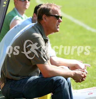 Fussball Unterliga Ost. KAC gegen Reichenau. Trainer Dietmar Zuschlag (Reichenau). Klagenfurt, am 28.4.2007.
Foto: Kuess
---
pressefotos, pressefotografie, kuess, qs, qspictures, sport, bild, bilder, bilddatenbank