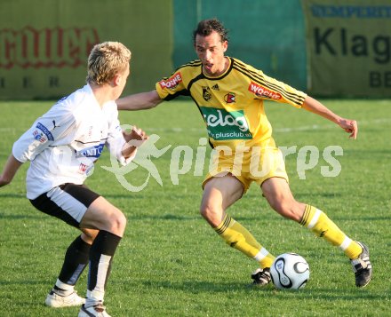 Fu?ball. Regionalliga Mitte. FCK/Welzenegg Amateure gegen SK Sturm Graz Amateure. Christian Prawda (FCK), Dominik Hofbauer (Sturm). Klagenfurt, 14.4.2007.
Foto: Kuess

---
pressefotos, pressefotografie, kuess, qs, qspictures, sport, bild, bilder, bilddatenbank