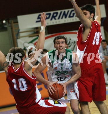 Basketball. Kelag W?rthersee Piraten gegen Lions Traiskirchen. Srdan Helbich (Piraten). Klagenfurt, 14.4.2007.
Foto. Kuess
---
pressefotos, pressefotografie, kuess, qs, qspictures, sport, bild, bilder, bilddatenbank