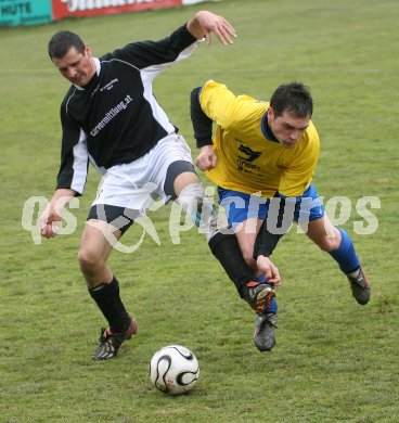 Fussball 1. Klasse D. ASV gegen Donau. Michael Wilhelmer (ASV), Thomas Begusch (Donau). Klagenfurt, am 1.4.2007.
Foto: Kuess
---
pressefotos, pressefotografie, kuess, qs, qspictures, sport, bild, bilder, bilddatenbank