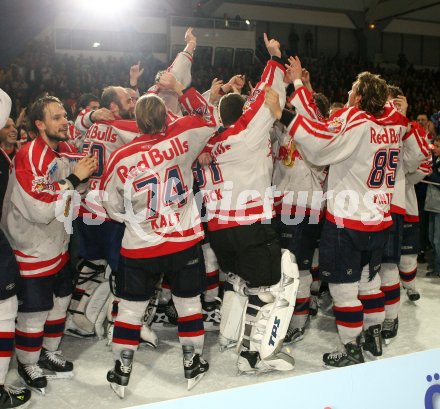 Eishockey Bundesliga. Finale. Red Bull Salzburg gegen VSV. Jubel Salzburg. Salzburg, am 5.4.2007.
Foto: Kuess
---
pressefotos, pressefotografie, kuess, qs, qspictures, sport, bild, bilder, bilddatenbank