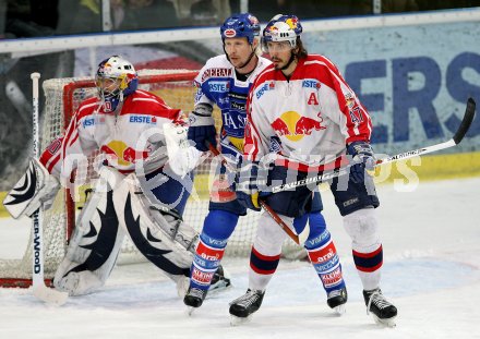 Eishockey Bundesliga. Red Bull Salzburg gegen VSV. Reinhard Divis, Martin Ulrich  (Salzburg),  Mike Stewart (VSV). Salzburg, am 5.4.2007.
Foto: Kuess
---
pressefotos, pressefotografie, kuess, qs, qspictures, sport, bild, bilder, bilddatenbank