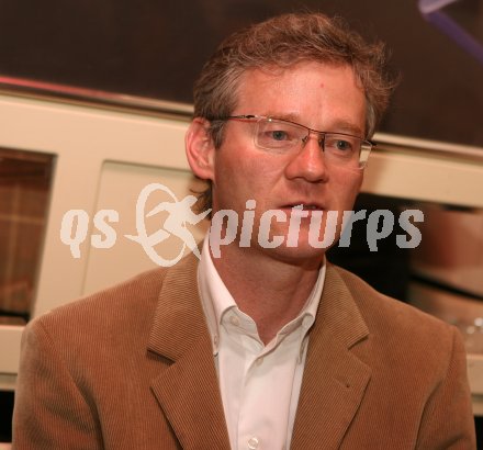 Pressekonferenz FCK neu. Werner Pietsch. Klagenfurt, am 21.4.2007.
Foto: Kuess 
---
pressefotos, pressefotografie, kuess, qs, qspictures, sport, bild, bilder, bilddatenbank