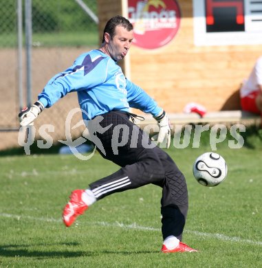 Fussball 1. Klasse C. W?lfnitz gegen Weitensfeld. Udo Mallegg (Weitensfeld). W?lfnitz, am 28.4.2007.
Foto: Kuess 
---
pressefotos, pressefotografie, kuess, qs, qspictures, sport, bild, bilder, bilddatenbank