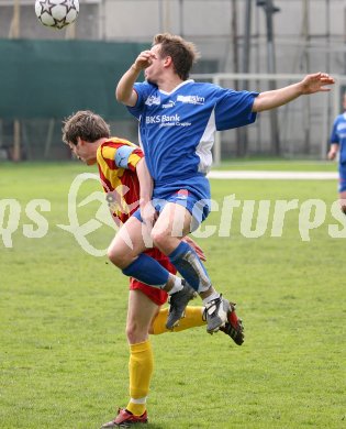 Fussball. K?rntner Liga. ATSV Wolfsberg gegen Lendorf. Rene Prieler (Wolfsberg), Anton Zwischenberger (Lendorf). Wolfsberg, am 8.4.2007.
Foto: Kuess
---
pressefotos, pressefotografie, kuess, qs, qspictures, sport, bild, bilder, bilddatenbank