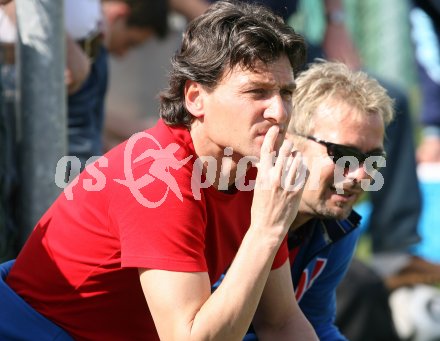 Fussball Regionalliga. SAK gegen SV Allerheiligen. Trainer Matthias Zimmerling, Co-Trainer Marijan Velik (SAK). Klagenfurt, am 7.4.2007.
Foto: Kuess
---
pressefotos, pressefotografie, kuess, qs, qspictures, sport, bild, bilder, bilddatenbank