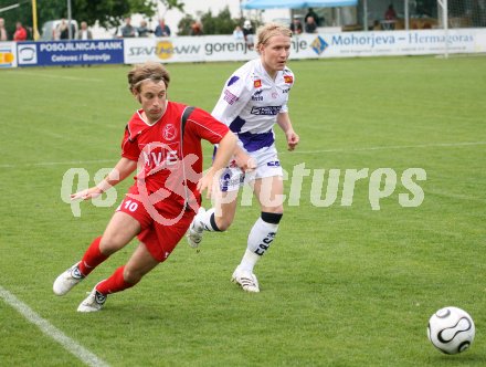 Fussball Regionalliga. SAK gegen Perg. Alexander Lessnigg (SAK),  Christian Felkel (Perg). Klagenfurt, am 16.5.2007.
Foto: Kuess
---
pressefotos, pressefotografie, kuess, qs, qspictures, sport, bild, bilder, bilddatenbank