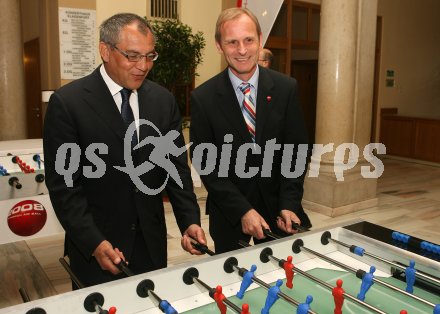 Fussball. Euro 2008. ?sterreich am Ball.  Felix Magath, Heinz Palme. Klagenfurt, am 17.4.2007.
Foto: Kuess
---
pressefotos, pressefotografie, kuess, qs, qspictures, sport, bild, bilder, bilddatenbank