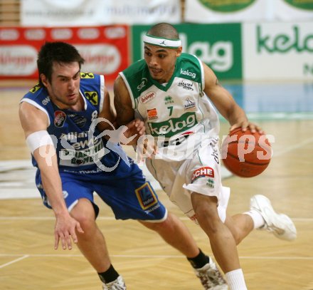 Basketball Bundesliga. W?rhersee Piraten gegen Gmunden. Anthony Shavies (Piraten), Flrian Sch?ninger (Gmunden). Klagenfurt, am 7.4.2007.
Foto: Kuess
---
pressefotos, pressefotografie, kuess, qs, qspictures, sport, bild, bilder, bilddatenbank