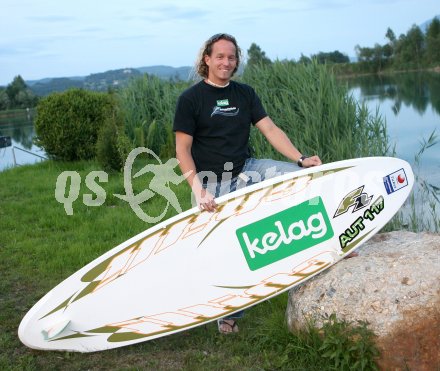 Surfen. Surfweltcup. Mario Inthal. St. Johann, am 1.6.2007.
Foto: Kuess
---
pressefotos, pressefotografie, kuess, qs, qspictures, sport, bild, bilder, bilddatenbank