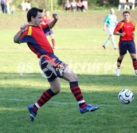 Fussball K?rntner Liga. ATUS Ferlach gegen Landskron. Dusan Cosic(Ferlach). Ferlach, am 28.4.2007.
Foto: Kuess
---
pressefotos, pressefotografie, kuess, qs, qspictures, sport, bild, bilder, bilddatenbank