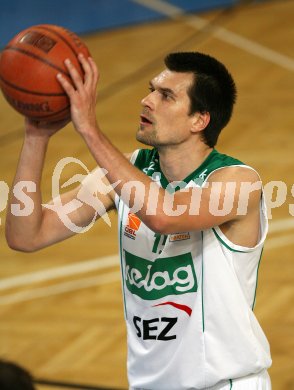 Basketball Bundesliga. W?rthersee Piraten gegen Panthers F?rstenfeld. Samo Grum (Piraten). Klagenfurt, am 22.4.2007.
Foto: Kuess
---
pressefotos, pressefotografie, kuess, qs, qspictures, sport, bild, bilder, bilddatenbank