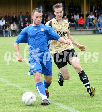 Fu?ball K?rntner Liga. Griffen gegen VSV. Emanuel Verhounik (Griffen), Darko Savanovic (VSV). Griffen, am 5.5.2007.
Foto: Kuess
---
pressefotos, pressefotografie, kuess, qs, qspictures, sport, bild, bilder, bilddatenbank