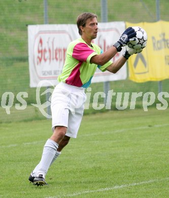 Fussball Unterliga Ost. K?ttmannsdorf gegen DSG Sele/Zell. Martin Klemen (K?ttmannsdorf). K?ttmannsdorf, am 28.5.2007.
Foto: Kuess
---
pressefotos, pressefotografie, kuess, qs, qspictures, sport, bild, bilder, bilddatenbank