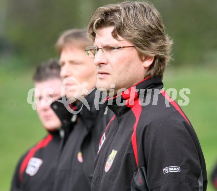 Fussball. K?rntner Liga. ATSV Wolfsberg gegen Lendorf. Trainer Thomas Wuntschek (Wolfsberg). Wolfsberg, am 8.4.2007.
Foto: Kuess
---
pressefotos, pressefotografie, kuess, qs, qspictures, sport, bild, bilder, bilddatenbank