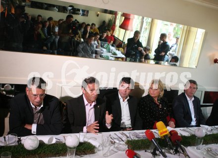 Pressekonferenz FCK neu. Walter Jarz, J?rg Haider, Mario Canori, Claudia Haider, Gert Xander. Klagenfurt, am 21.4.2007.
Foto: Kuess 
---
pressefotos, pressefotografie, kuess, qs, qspictures, sport, bild, bilder, bilddatenbank