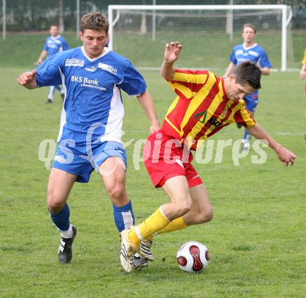 Fussball. K?rntner Liga. ATSV Wolfsberg gegen Lendorf. Stephan Baumgartner (Wolfsberg), Christoph Morgenstern (Lendorf). Wolfsberg, am 8.4.2007.
Foto: Kuess
---
pressefotos, pressefotografie, kuess, qs, qspictures, sport, bild, bilder, bilddatenbank